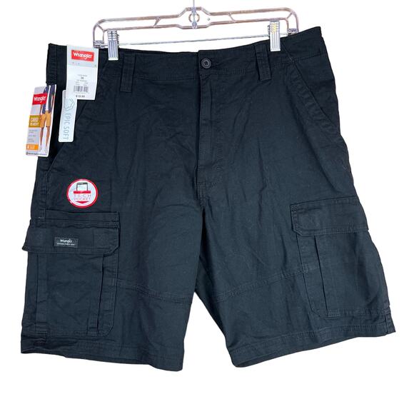 Wrangler Mens Shorts Black Relaxed Cargo Fit Cotton Blend Stretch 36x10 - Picture 1 of 15
